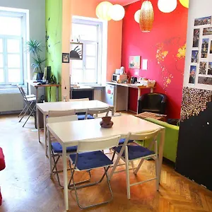 Hostel Zeppelin